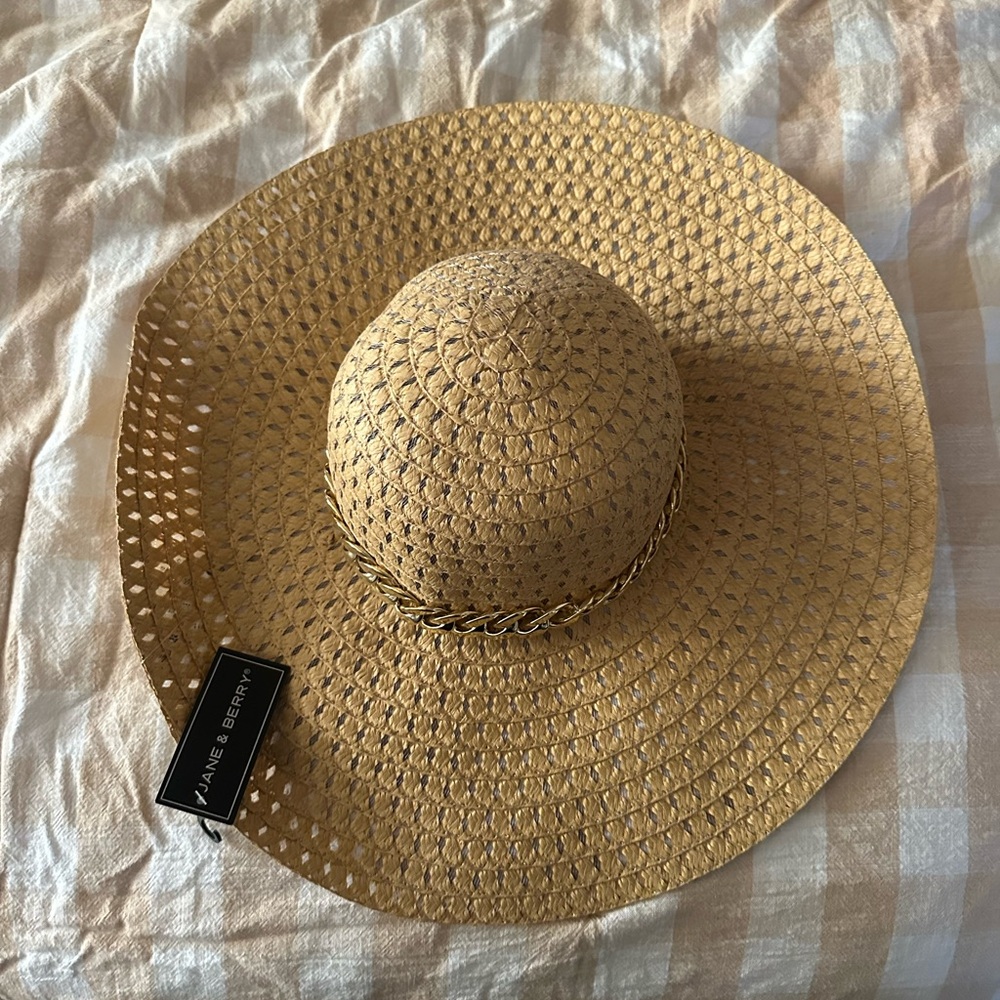 Tan Wide-Brimmed Sun Hat with Woven Design